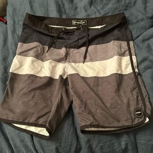 O’Neil men’s swim board shorts - 34 Waist - liner less